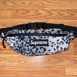 SUPREME LEOPARD FLEECE WAIST BAG FW17